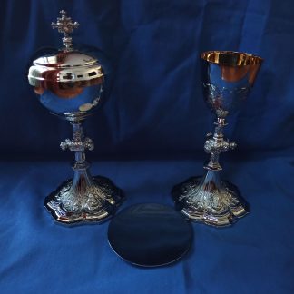 Juego de Cáliz Patena y Copón plateado