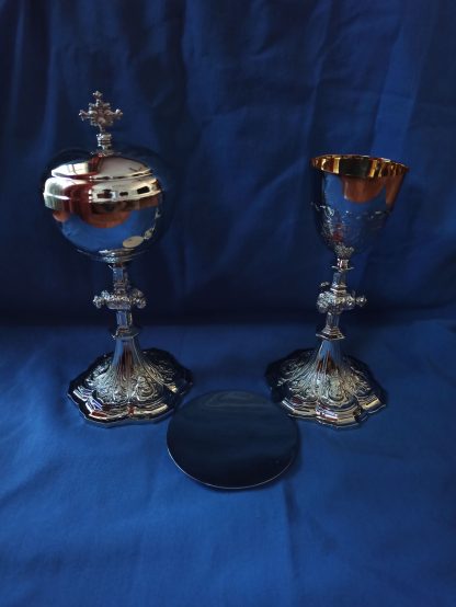 Juego de Cáliz Patena y Copón plateado